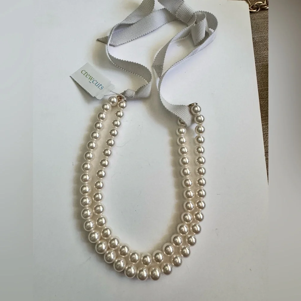 Crew cut double layered pearl ribbon tie